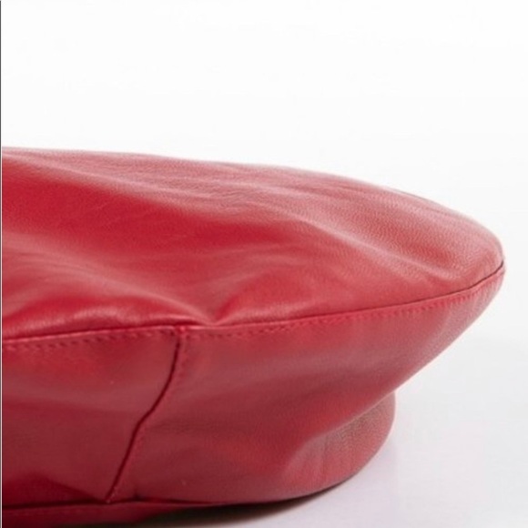 NEW TRENDY RED FAUX LEATHER BERET - Picture 4 of 12